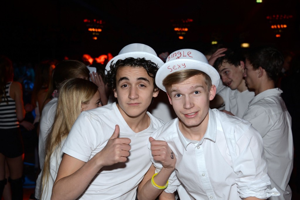../Images/Jeugddisco White Edition 105.jpg